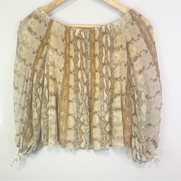 ARITZIA Wilfred Talence Pleated Off Shoulder Blouse Size XS - Picture 4 of 15